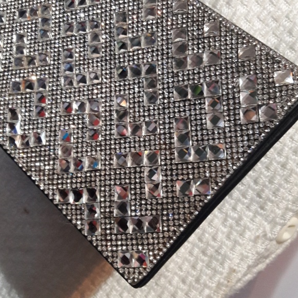 Bling clutch flat crossbody w removable chain - Picture 4 of 7
